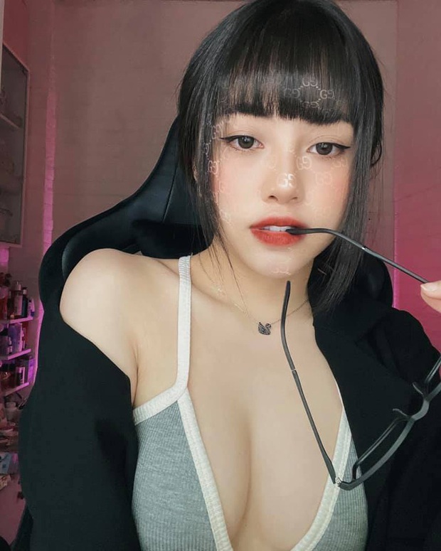 Lai Lai in bikini