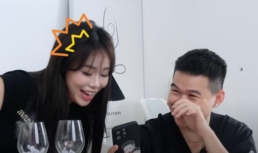 Streamer Trân Mèo Gets Caught Off Guard by Leaked Sexy Photo 3 Trân Mèo sexy selfie