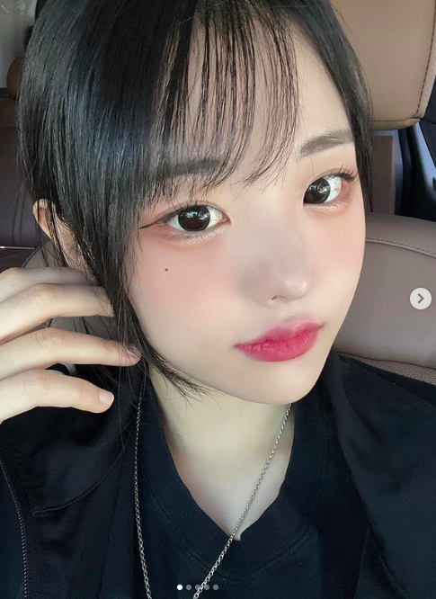 Cosplayer Hina Surprises Fans by Going Makeup-Free on Stream 6 anh chup man hinh 2024 10 12 luc 155651 1728723443684425906917