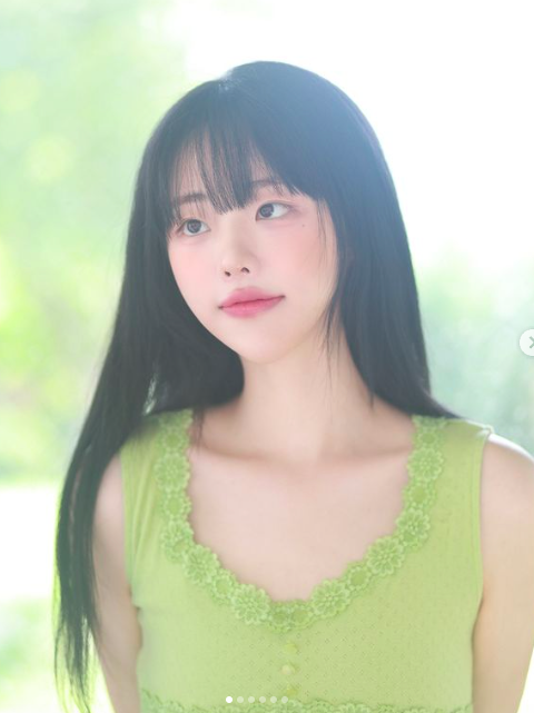 Cosplayer Hina Surprises Fans by Going Makeup-Free on Stream 7 anh chup man hinh 2024 10 12 luc 155702 1728723443758327341295