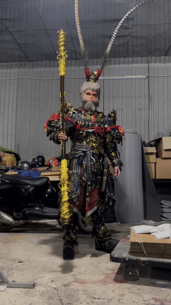 Vietnamese Fan Crafts Stunning Black Myth: Wukong Armor 2 Close-up of Wukong armor details