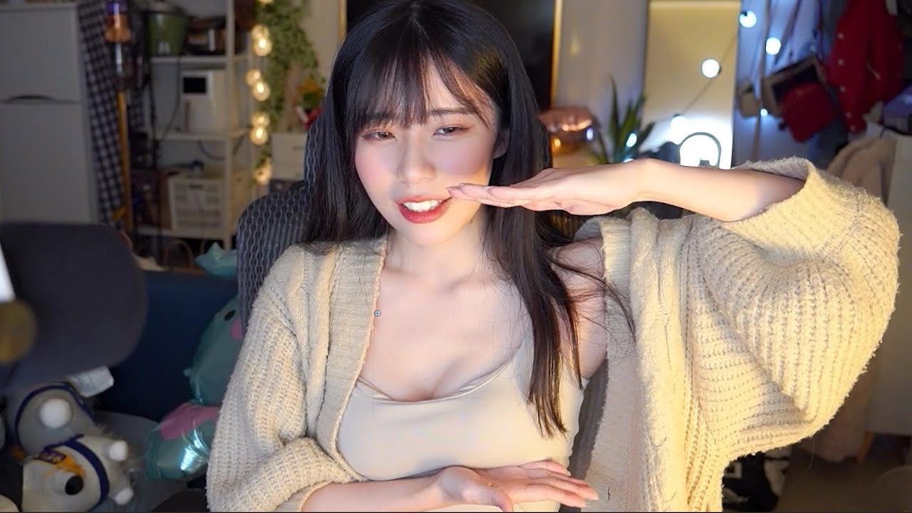 Akao Nikou during interview