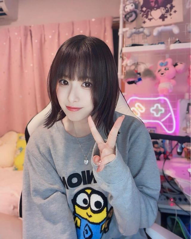 Yua Mikami’s Colleague Retires Early to Pursue Pro eSports Career 3 Hikari Ninomiya gaming