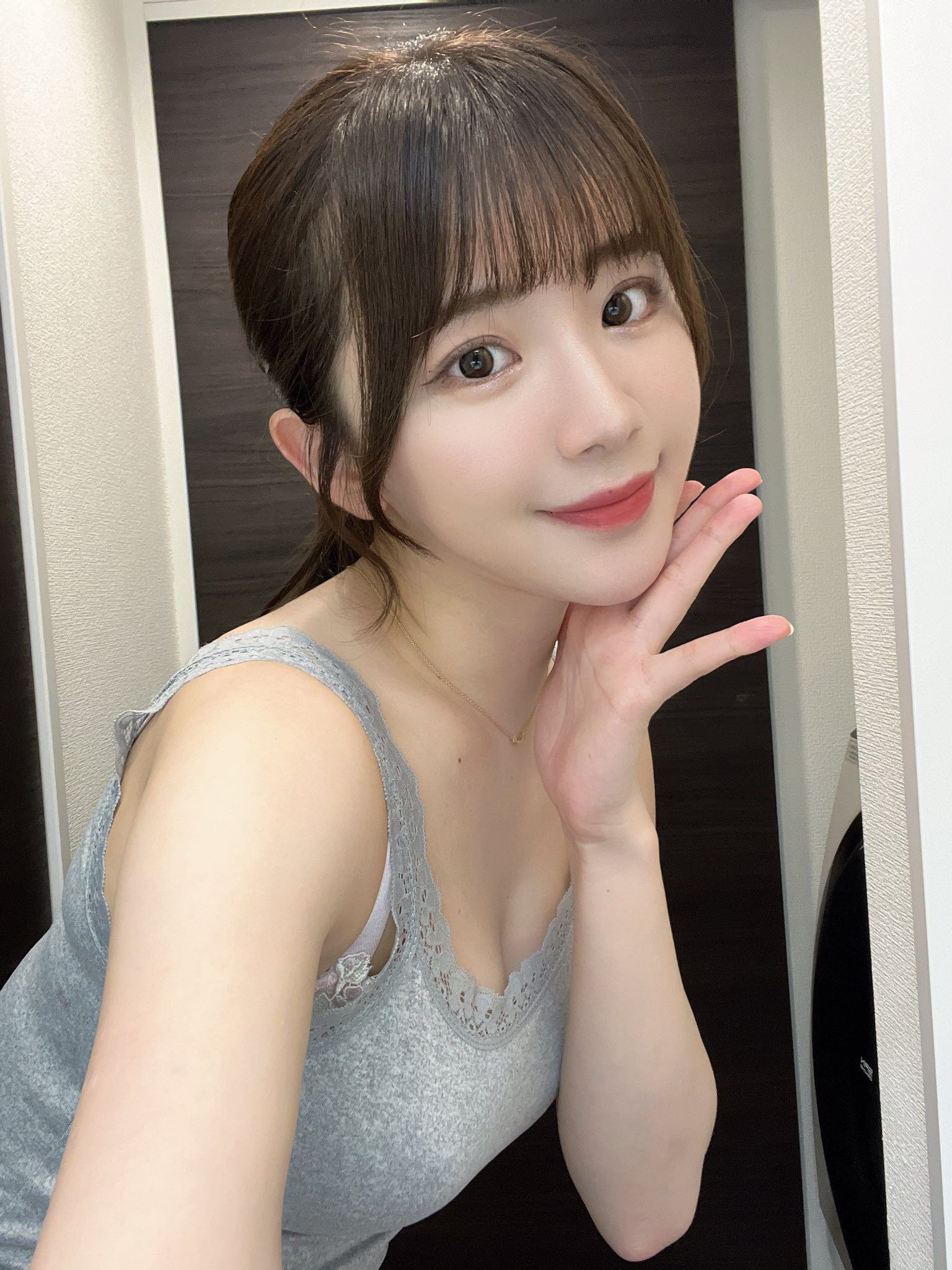 Yua Mikami’s Colleague Mirei Uno Plans Retirement for New Career 2 Mirei Uno at the bar