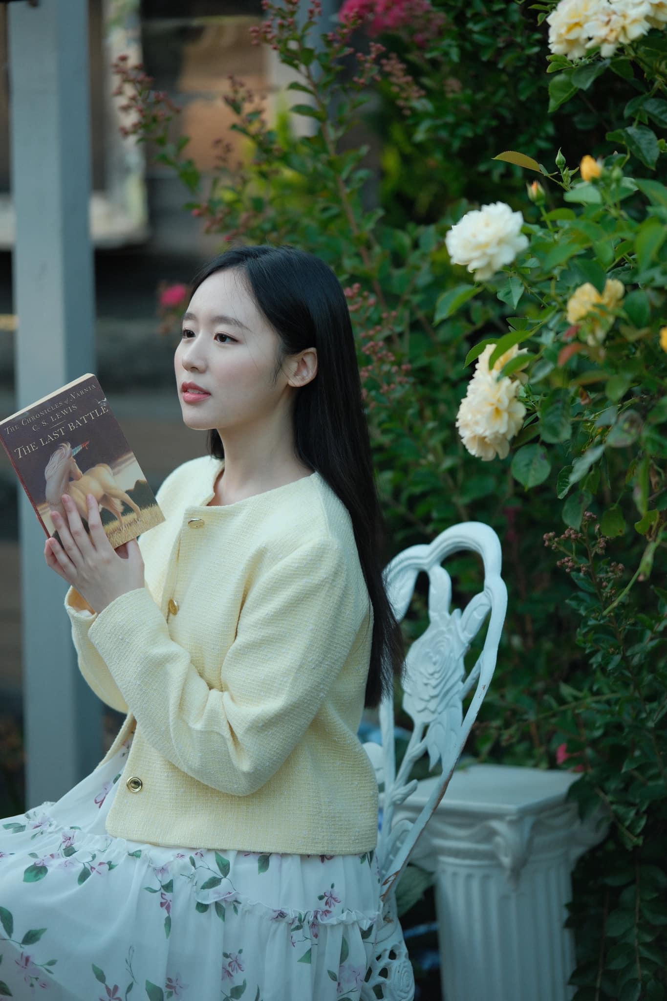 Linh Mai casual look