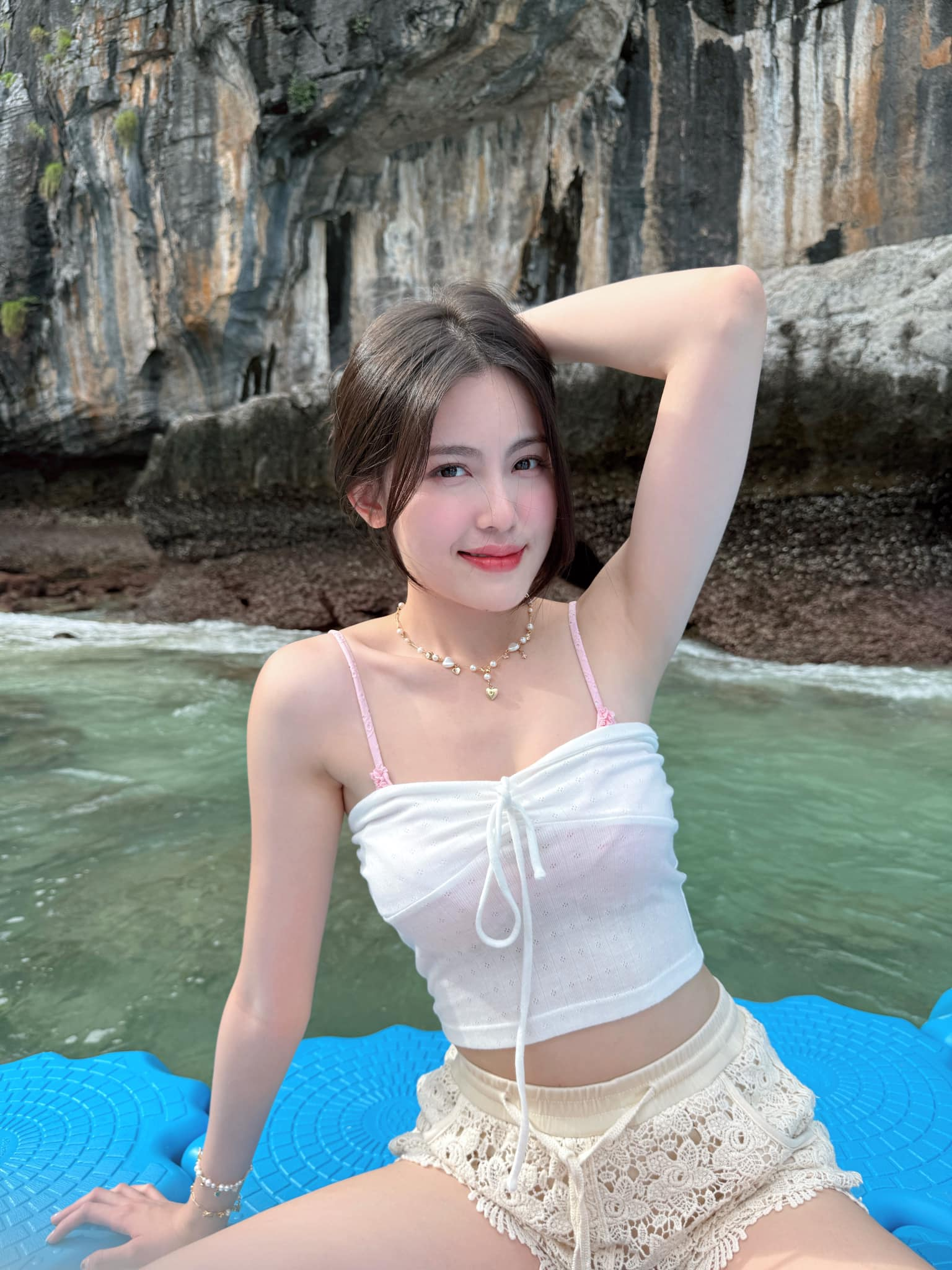 Hot Girl Tăng Mỹ Hàn Shares How She Handles Online Hate 3 Tăng Mỹ Hàn enjoying a vacation