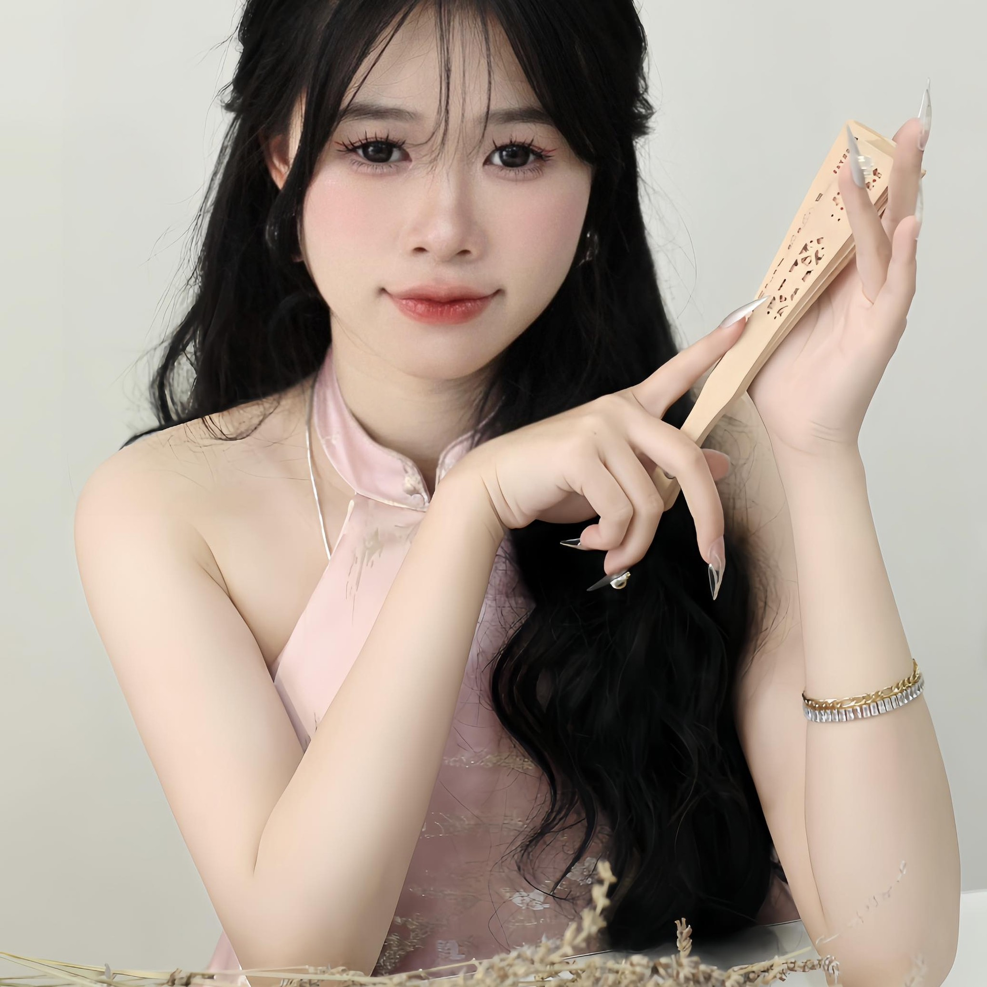 Shizuka LQM Faces Backlash Over Her Live Stream Look 6 Shizuka LQM casual photo
