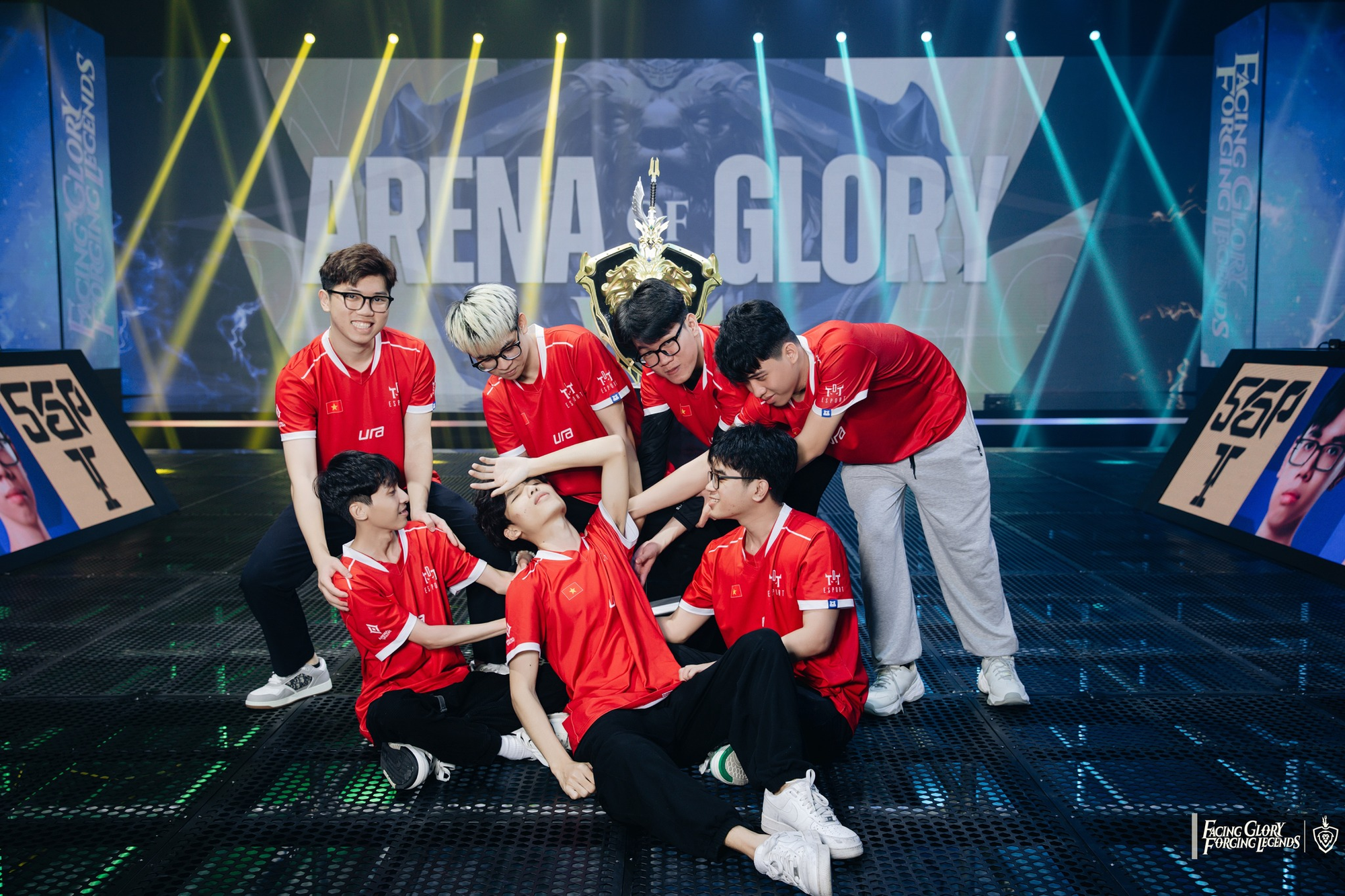 TDT Esports Manager Breaks Down in Tears at ĐTDV Finals 1 TDT Esports players at ĐTDV Finals