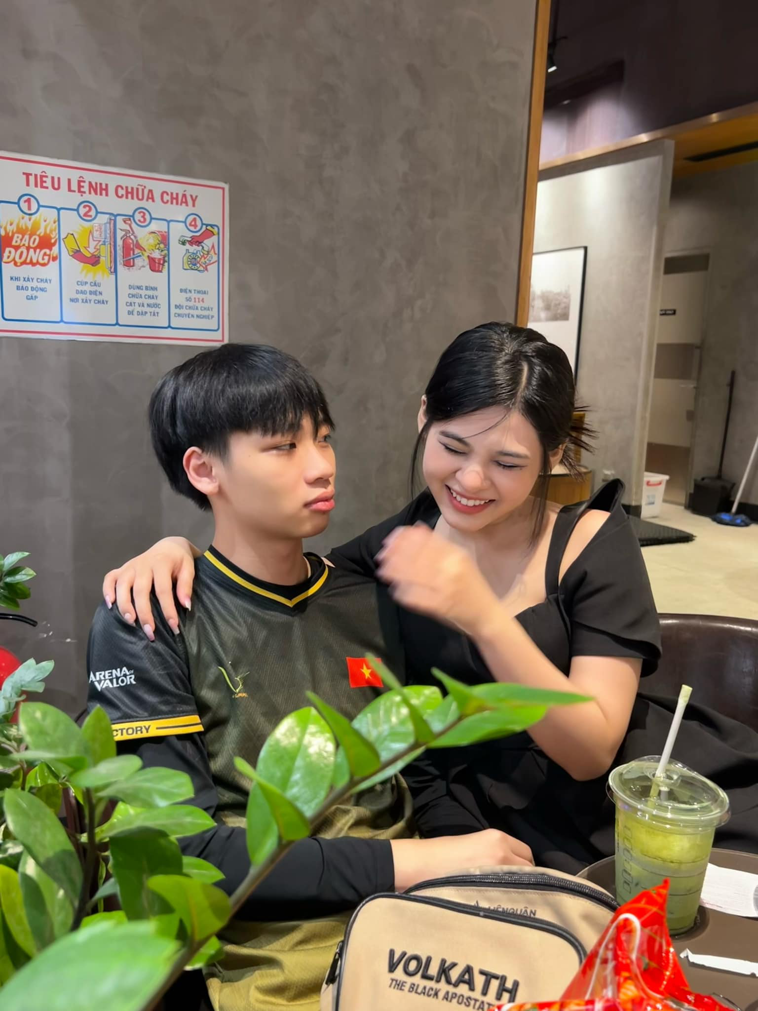 MC Kim Ngân back in action