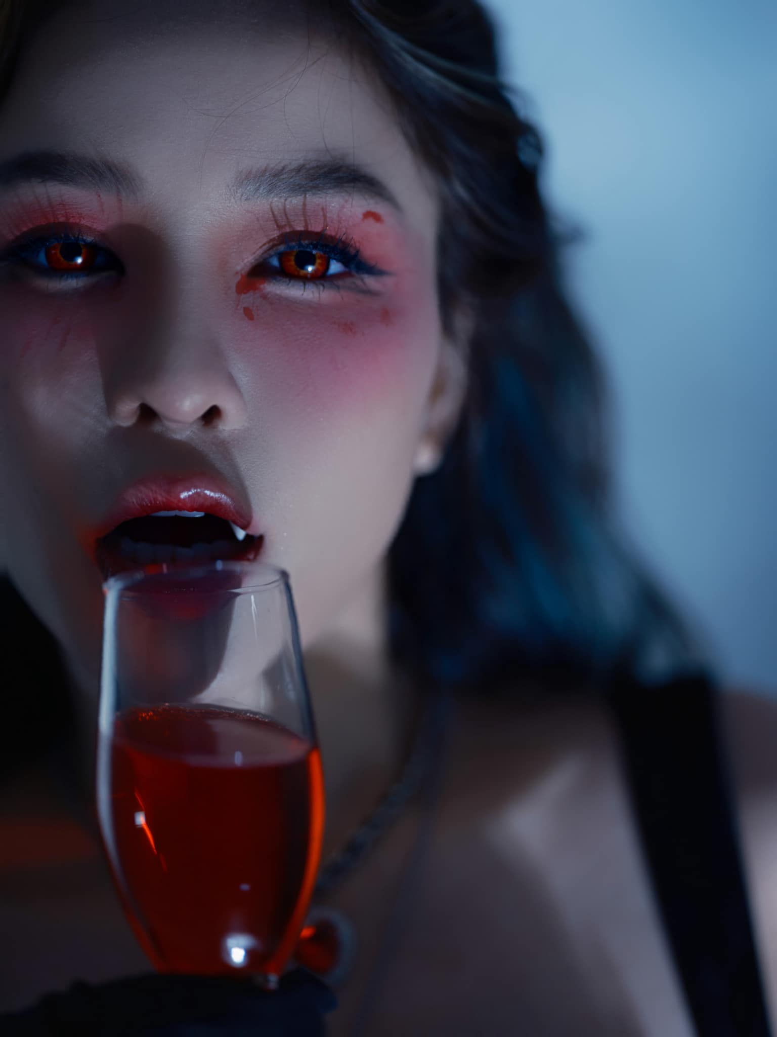 Trâm Anh Stuns as a Vampire for Halloween 3 Trâm Anh vampire costume full look