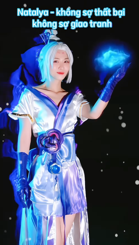 Lê Bống’s New Natalya Cosplay Surprises Fans 5 Lê Bống Natalya cosplay side