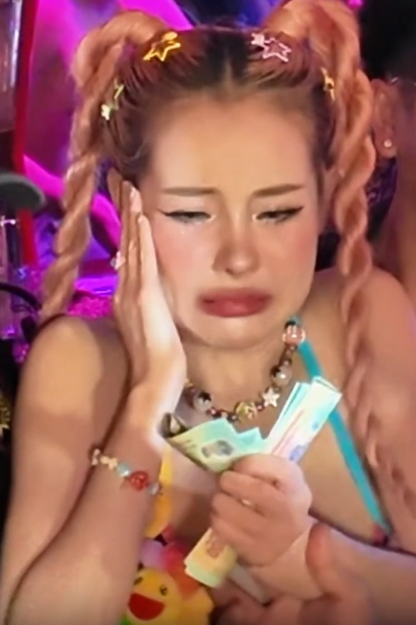 Ngân 98 Opens Up After Shocking Harassment Incident 3 Ngân 98 shocked and upset