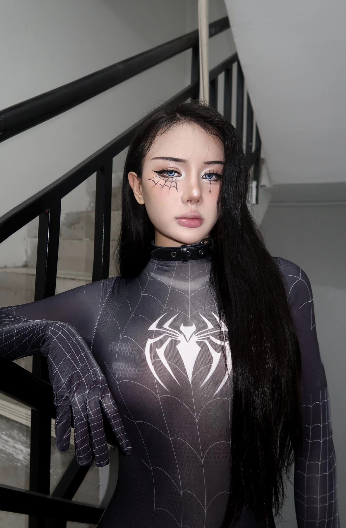 TikToker Xuân Ca Stuns Fans with Spider-Man Cosplay 1 Xuân Ca in Spider-Man cosplay outfit