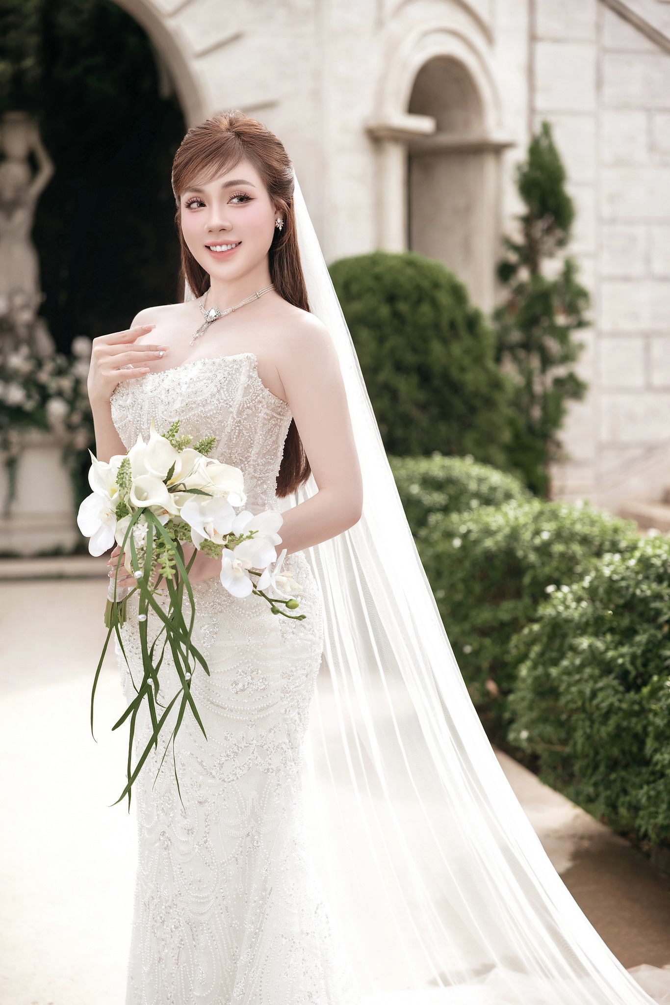 Popular Lecturer Âu Hà My Shares Stunning Wedding Photos 5 46742137728459795588989823840943274497238017n 1732077218534 17320772185911156957190