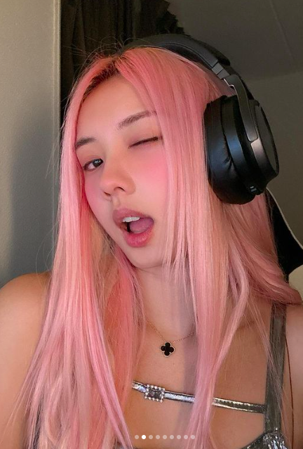 Vietnamese Streamer Vyvan Le Stuns Fans with Sexy Birthday Pics 2 Vyvan Le posing