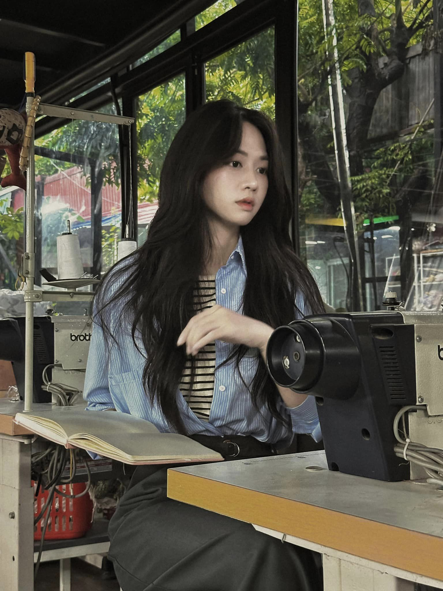 Le Bong Shines in Prime Time Drama, Ditches TikTok Star Label 7 Le Bong smiling
