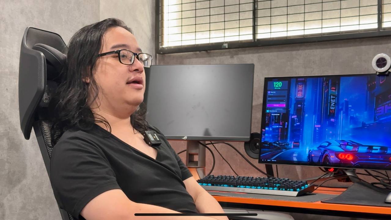 Famous stream room owner.