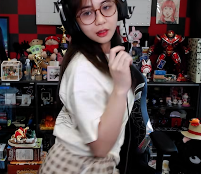 MisThy’s Dance Moves Spark Hilarious Fan Reactions 6 MisThy performing a hip shake on stage