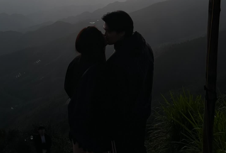 Streamer Miên Trinh’s Glow-Up After Độ Mixi’s Matchmaking 4 Miên Trinh and boyfriend public kiss