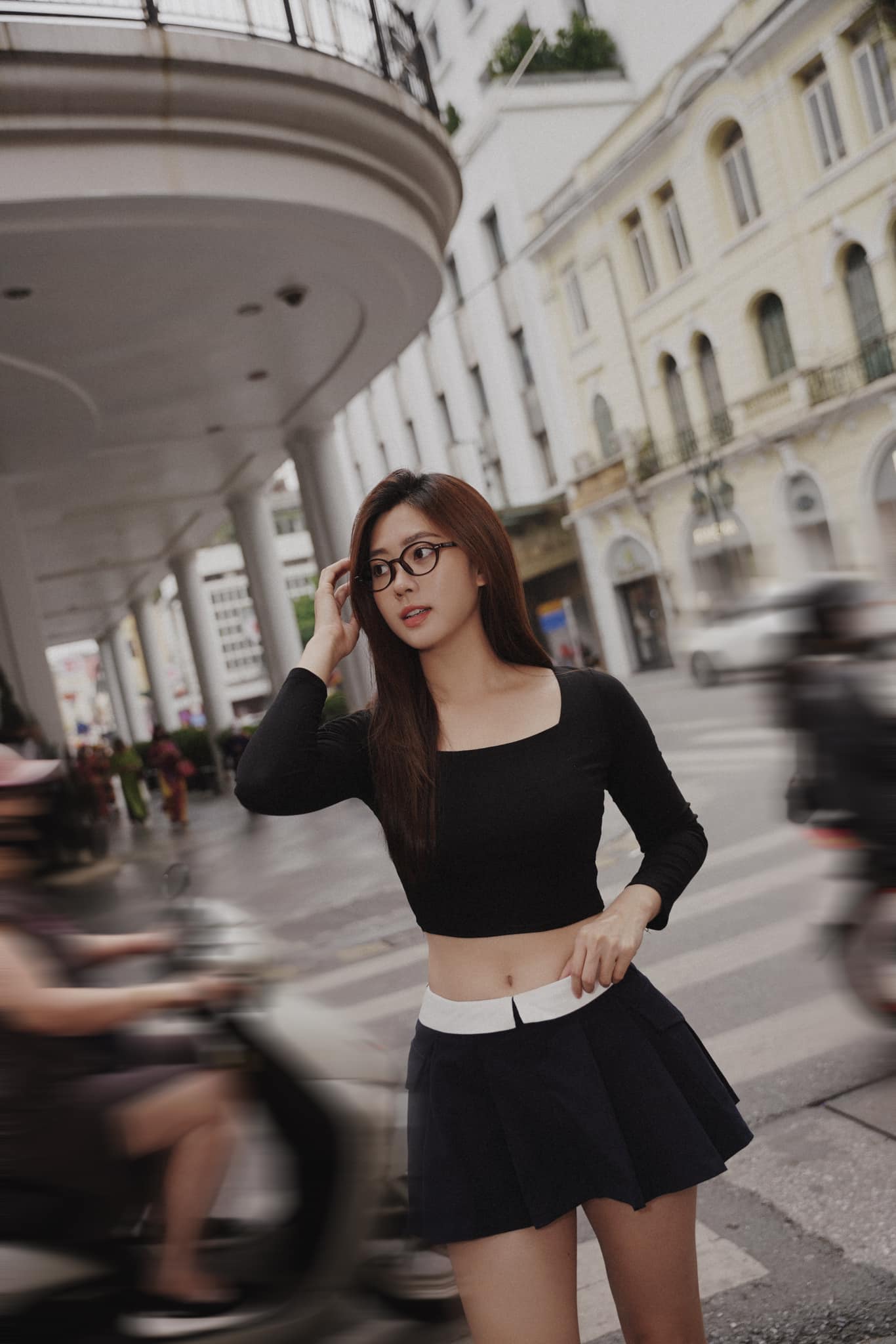 Vietnam’s Stunning Hot Girls Steal the Show at Việt Trì Stadium 3 Huyền Trang hosting an event