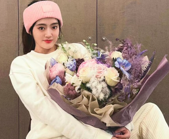 JackeyLove’s Girlfriend Faces Backlash Over Bragging Online 4 High-end flower baskets