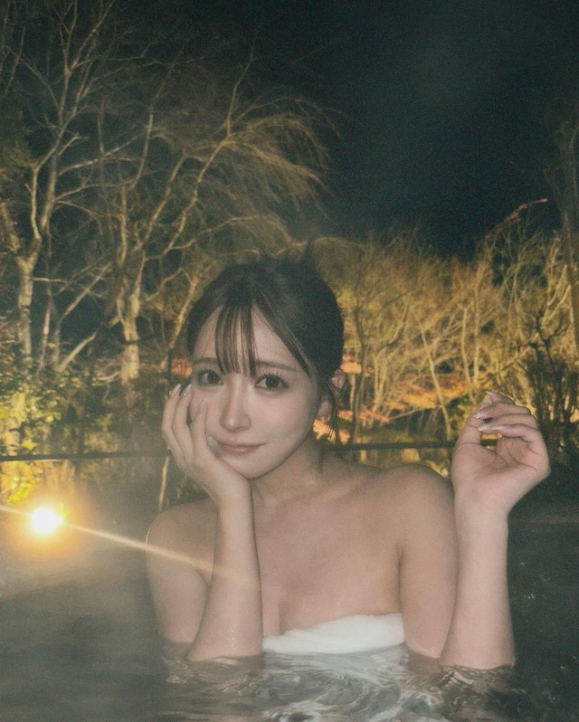 Yua Mikami in Yukata