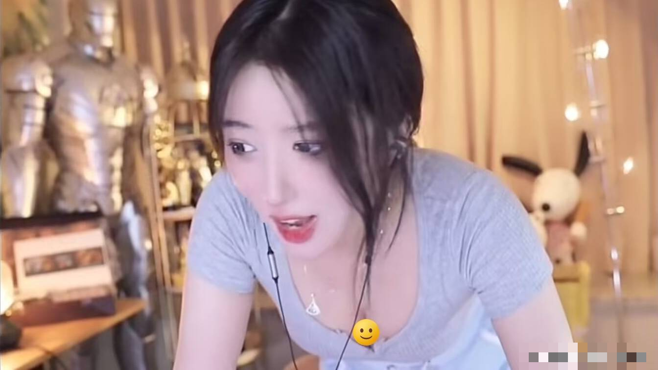 Streamer Warned for Revealing Outfit During Workout Livestream 3 edit d06410989fdc4f80bc915dc60d3b8fcc 1734663017069559069698