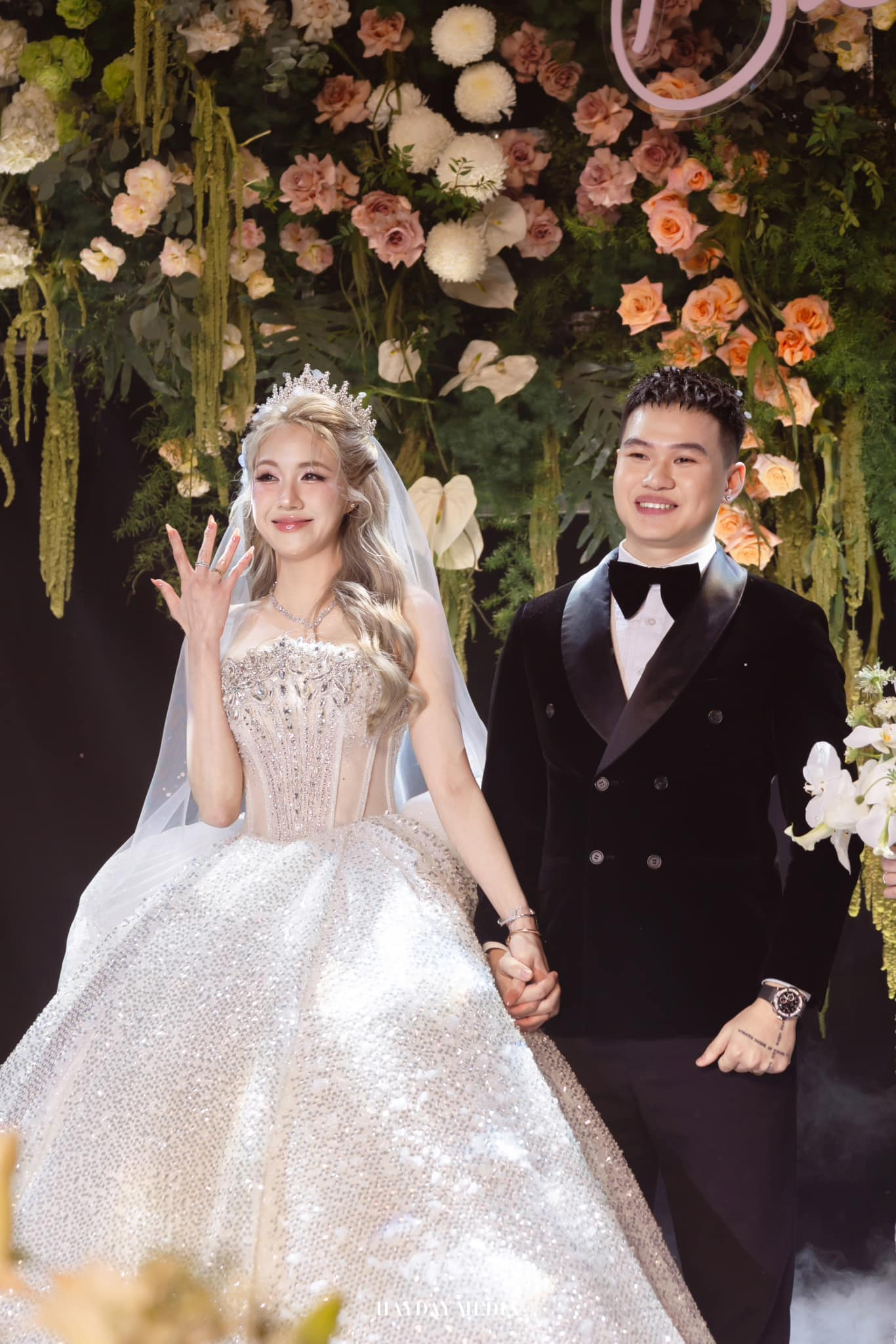 Xoài Non’s First Public Moment with Xemesis After Divorce 4 Wedding celebration