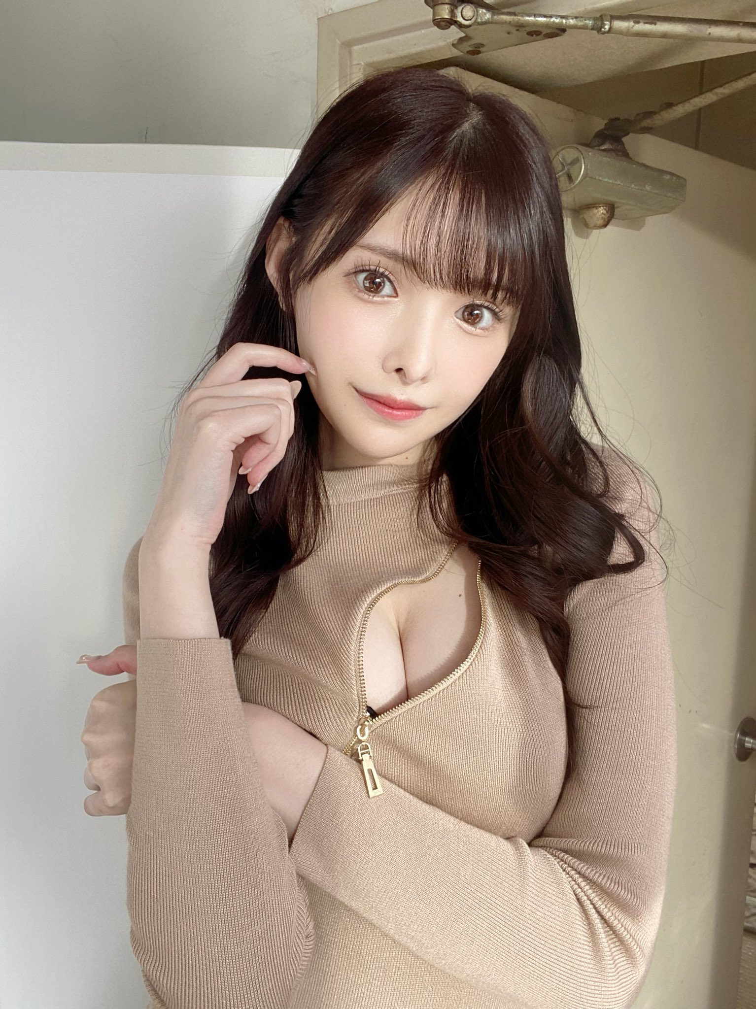 Arina Hashimoto Announces Retirement Like Yua Mikami 2 Arina Hashimoto emotional on stream