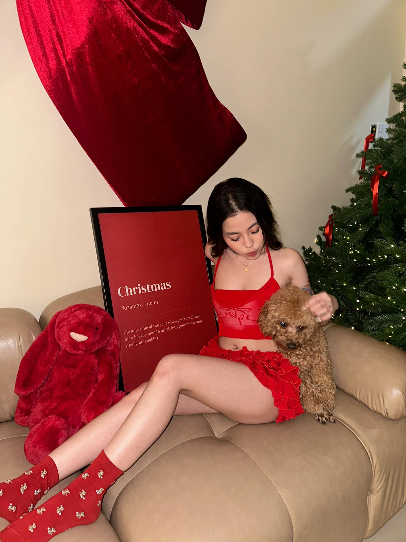 Lai Lai's new sexy outfit