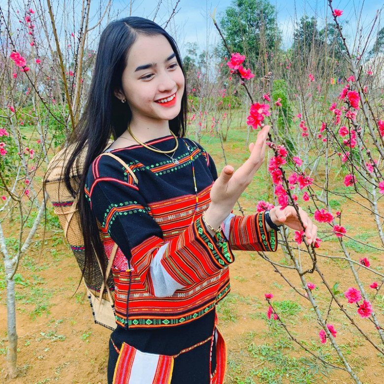 Yona Cươn natural look