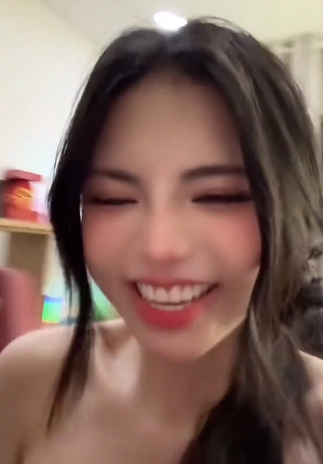 Mai Dora Shocks Fans with a Kiss on Live Stream 6 Mai Dora and Van Tung affectionate moment