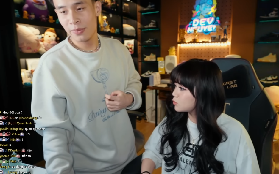 Streamer Dev Nguyễn and Bảo Hân Helia Share Sweet Stream Moment 3 Bảo Hân Helia chatting on stream