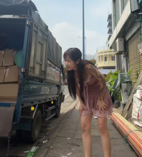Hot Girl Kim Hye Soo's Unique Rickshaw Ride in Vietnam 7 screenshot 2024 12 26 152704 17352034173421642672262