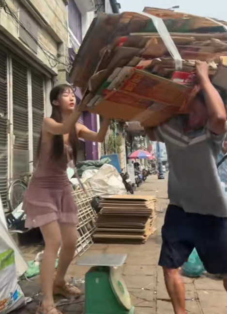 Hot Girl Kim Hye Soo's Unique Rickshaw Ride in Vietnam 8 screenshot 2024 12 26 152709 1735203417274719657173