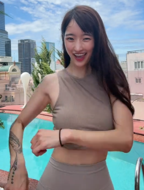 Hot Girl Kim Hye Soo's Unique Rickshaw Ride in Vietnam 2 screenshot 2024 12 26 152820 17352034172381309011519