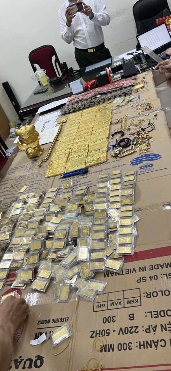 Huge amounts of gold seized in the case.