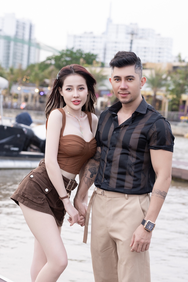 DJ Ngân 98 Claims Dad Took $43K and Threatened to Leak Private Video 2 Ngân 98 and Lương Bằng Quang are known for their scandals and controversies