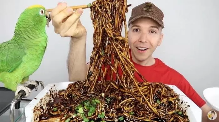 YouTuber Gains 171kg Doing Mukbang, Keeps Filming Even on a Ventilator 4 Nicholas Perry vegan Mukbang