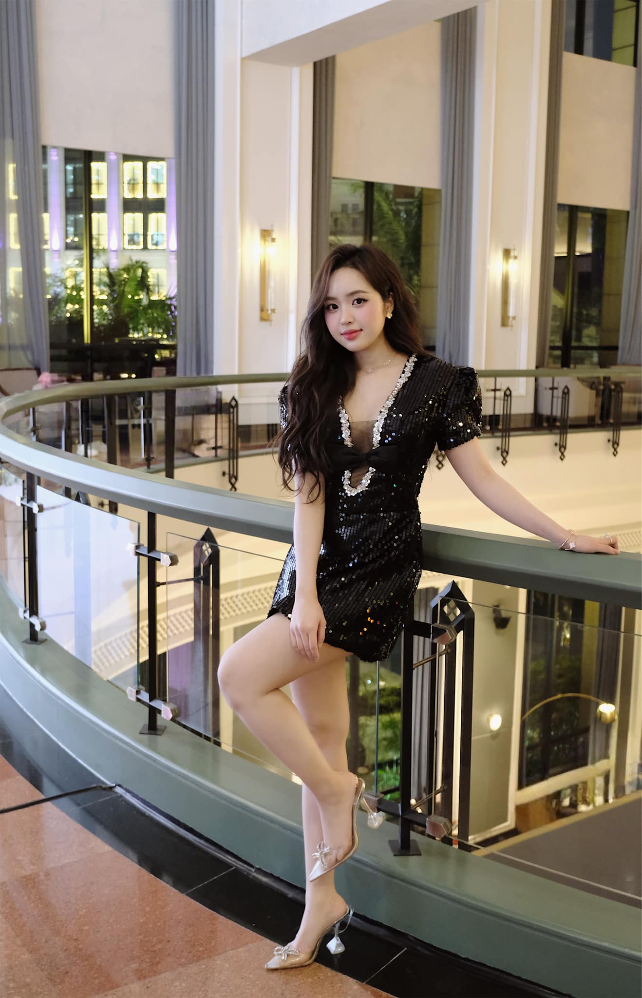 Lê Phương Anh Opens Up About a Tough 2024 After Past Drama 6 Lê Phương Anh flaunting her fit physique