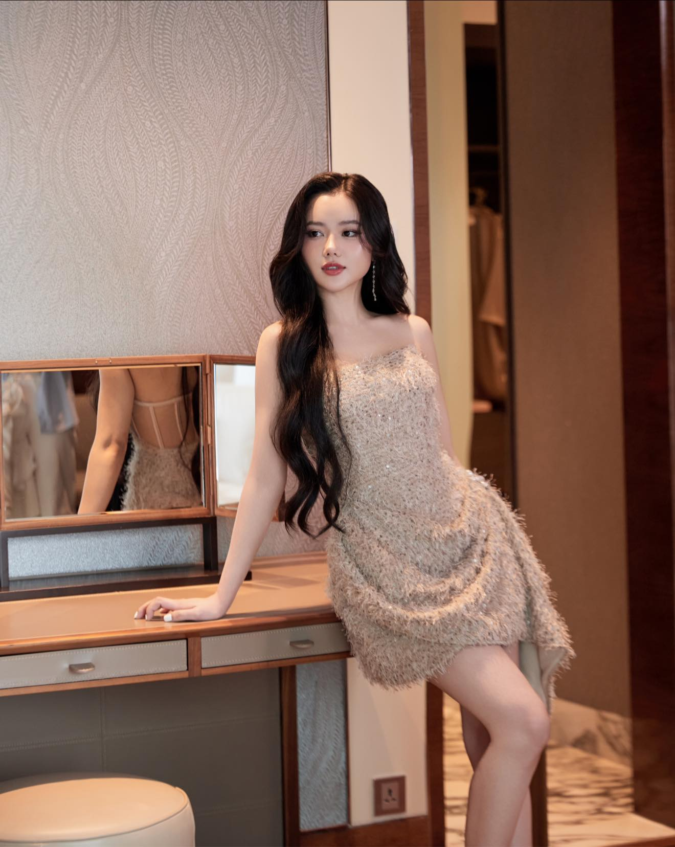 Bò Chảnh Wins Big at Vietnam Beauty Pageant 1 photo 1735865078907 17358650954981337670440