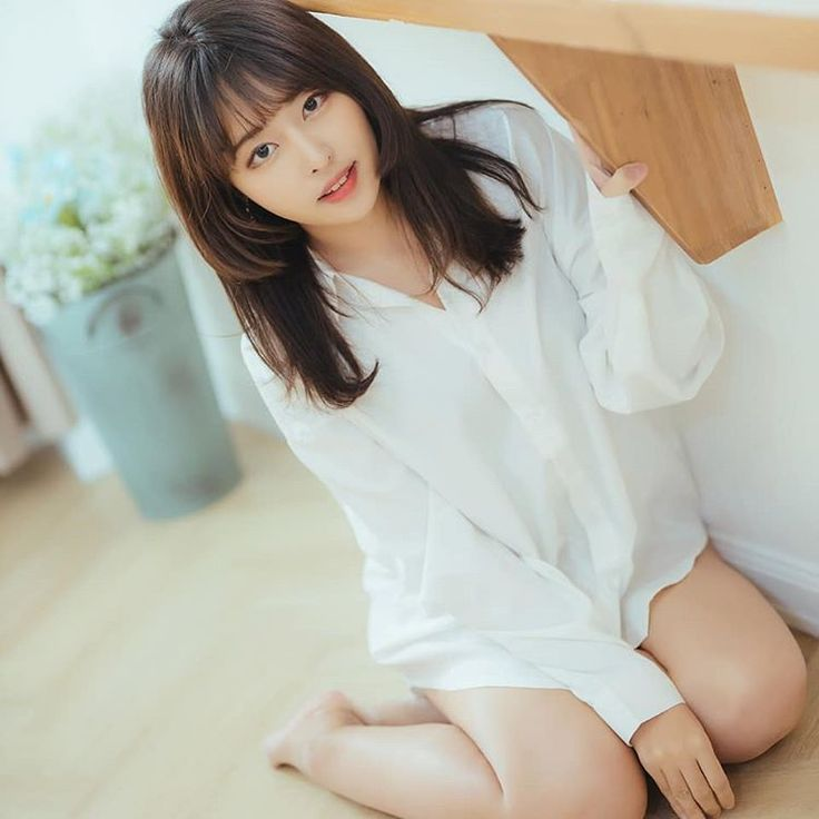 Streamer Hanuru Gets Mistaken for Actress Because of Her Looks 2 Hanuru smiling during stream