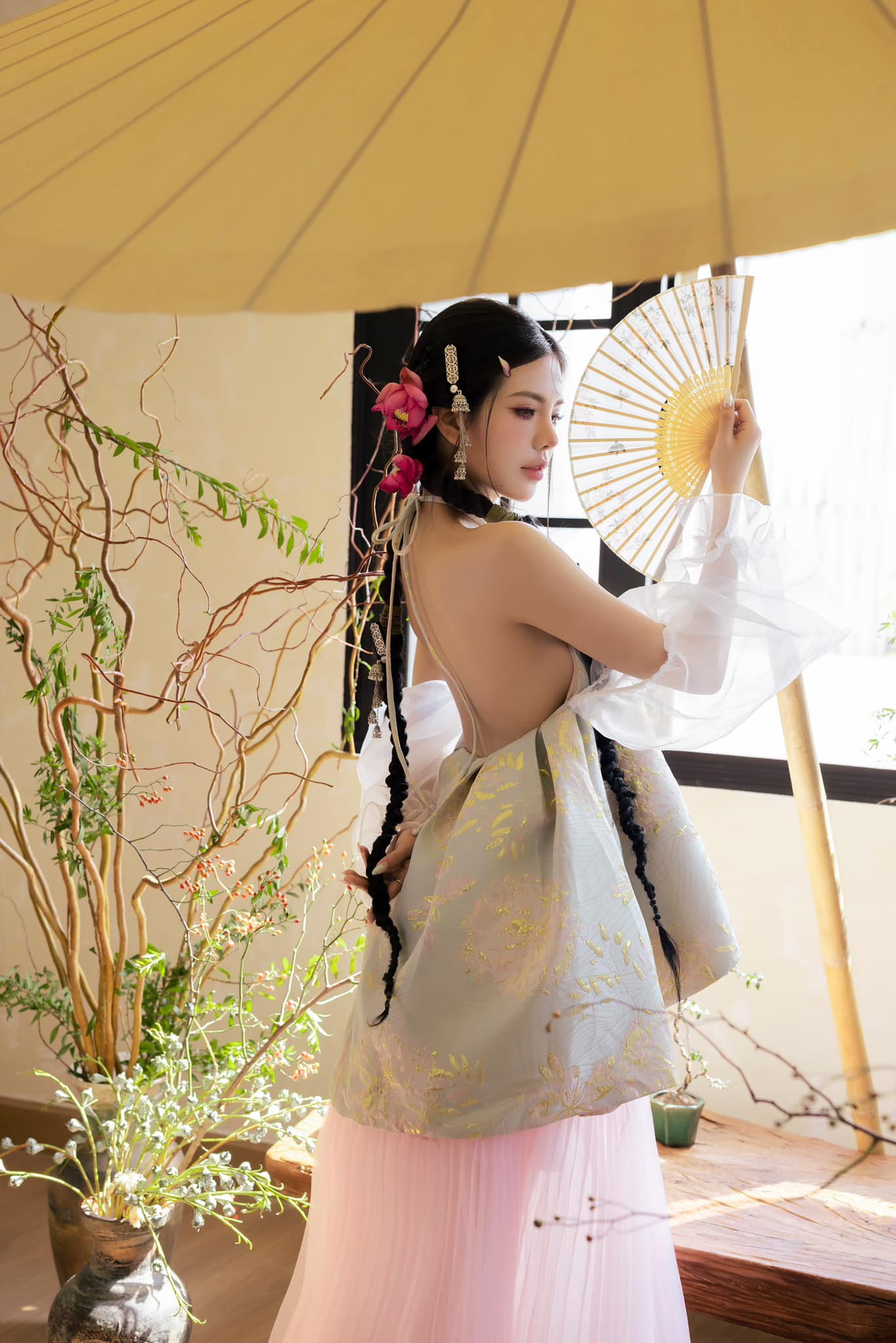 Mai Dora's elegant fairy-inspired look