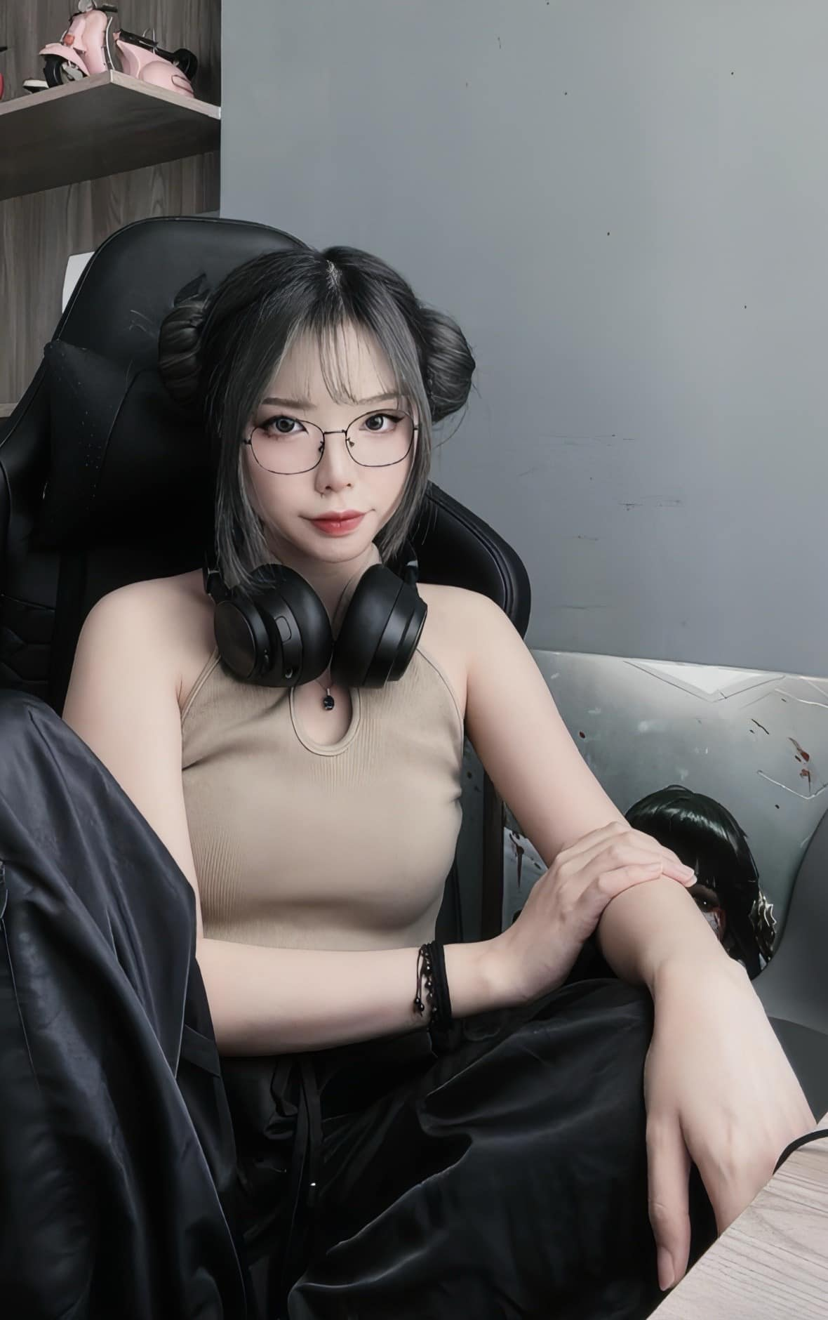 Remind with playful expression during stream