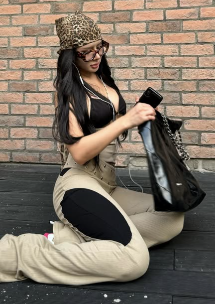TikToker Xuân Ca Shines Confidently Next to MisThy 8 screenshot 2025 01 14 151137 173684291964039252034