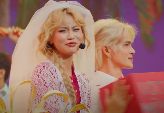 MisThy Shares First On-Screen Kiss With Mystery Guy 5 MisThy on stage with co-star