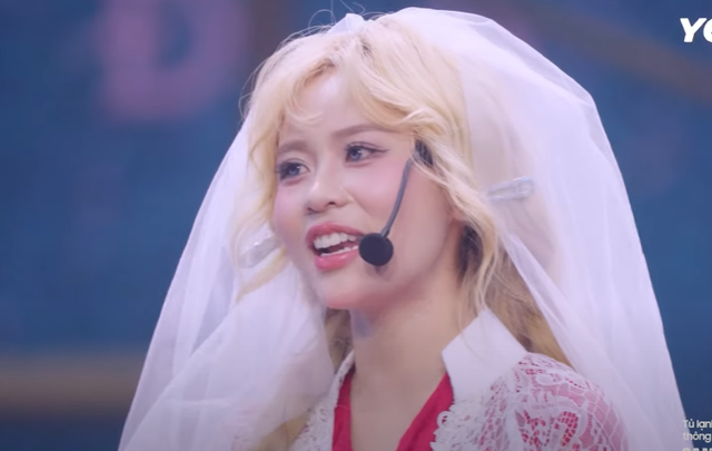 MisThy Shares First On-Screen Kiss With Mystery Guy 7 MisThy smiling on stage