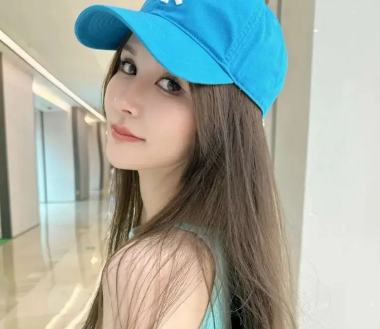 Streamer Kiki Faces Backlash After Complaining About Money 1 Streamer Kiki