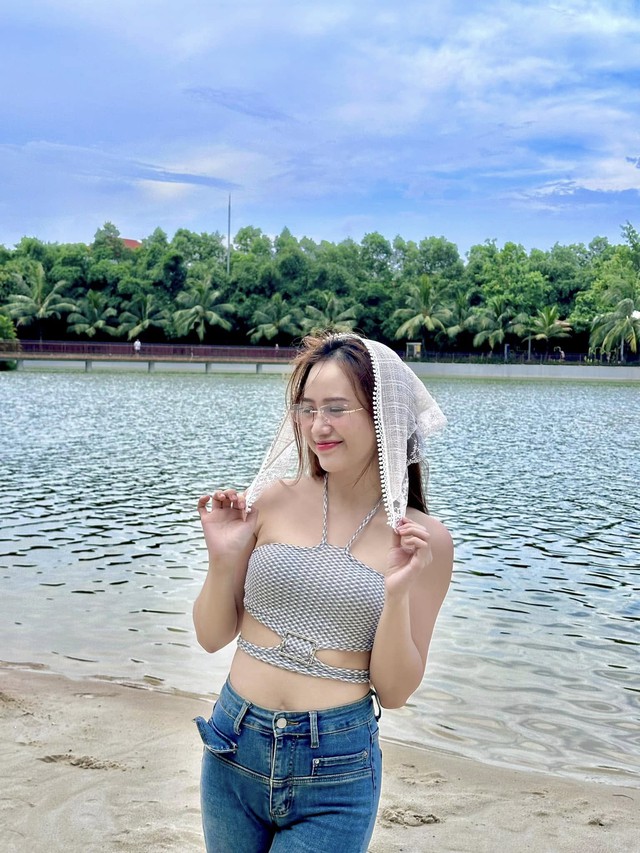 Mai Linh Zuto Stuns Fans with Sizzling Bikini Look 11 45136285077931440941264578211589336156735086n 17406251162231013944508