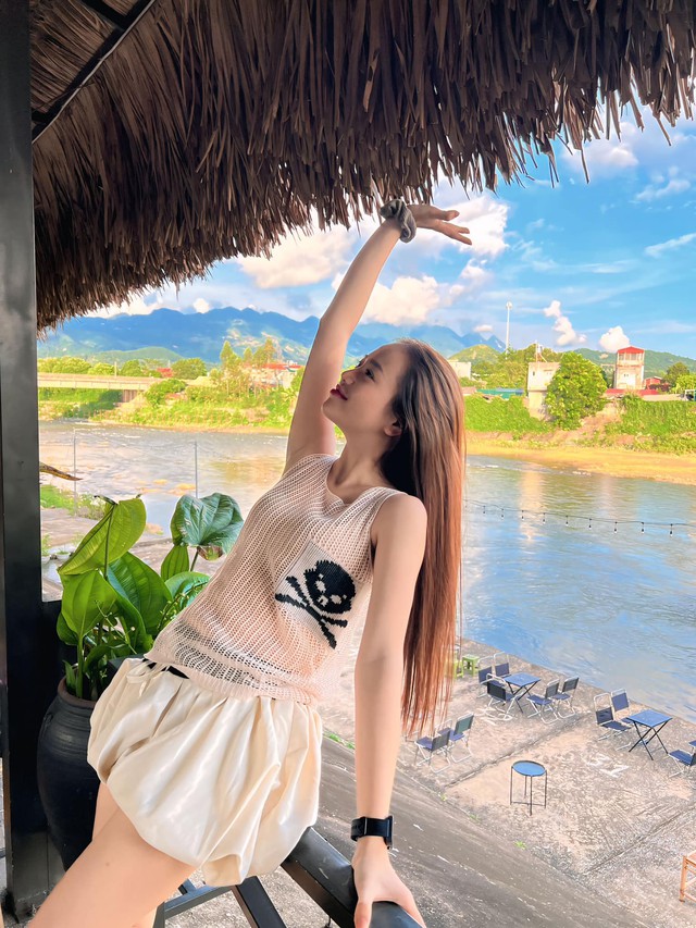 Mai Linh Zuto Stuns Fans with Sizzling Bikini Look 12 45774908280706904863718151931154939831313051n 1740625116319131290548